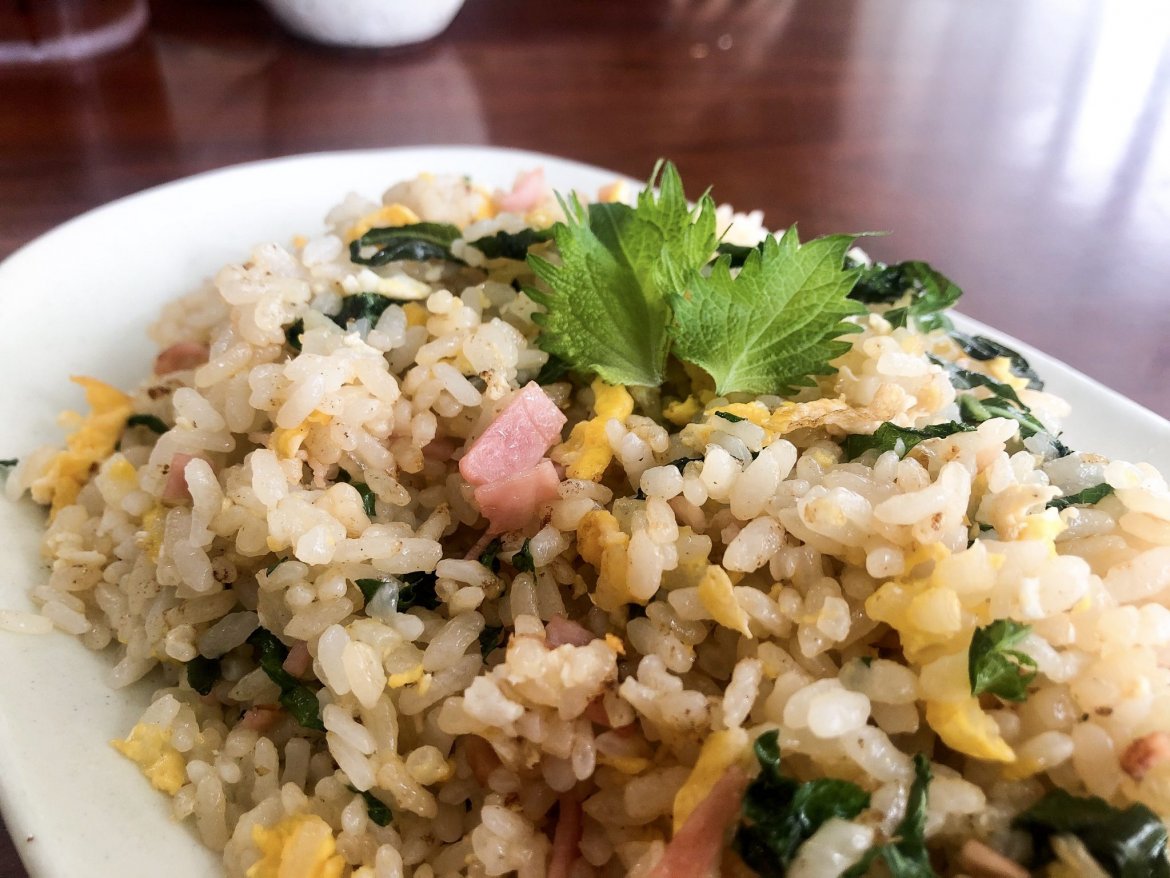 豊能の野菜　炒め録〜枝付き大葉で贅沢チャーハン〜