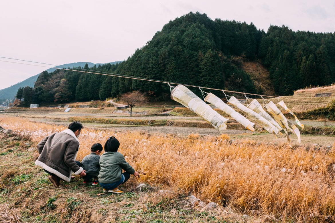 余野川に泳ぐ「とよのぼり」一部始終を追いかけて。
