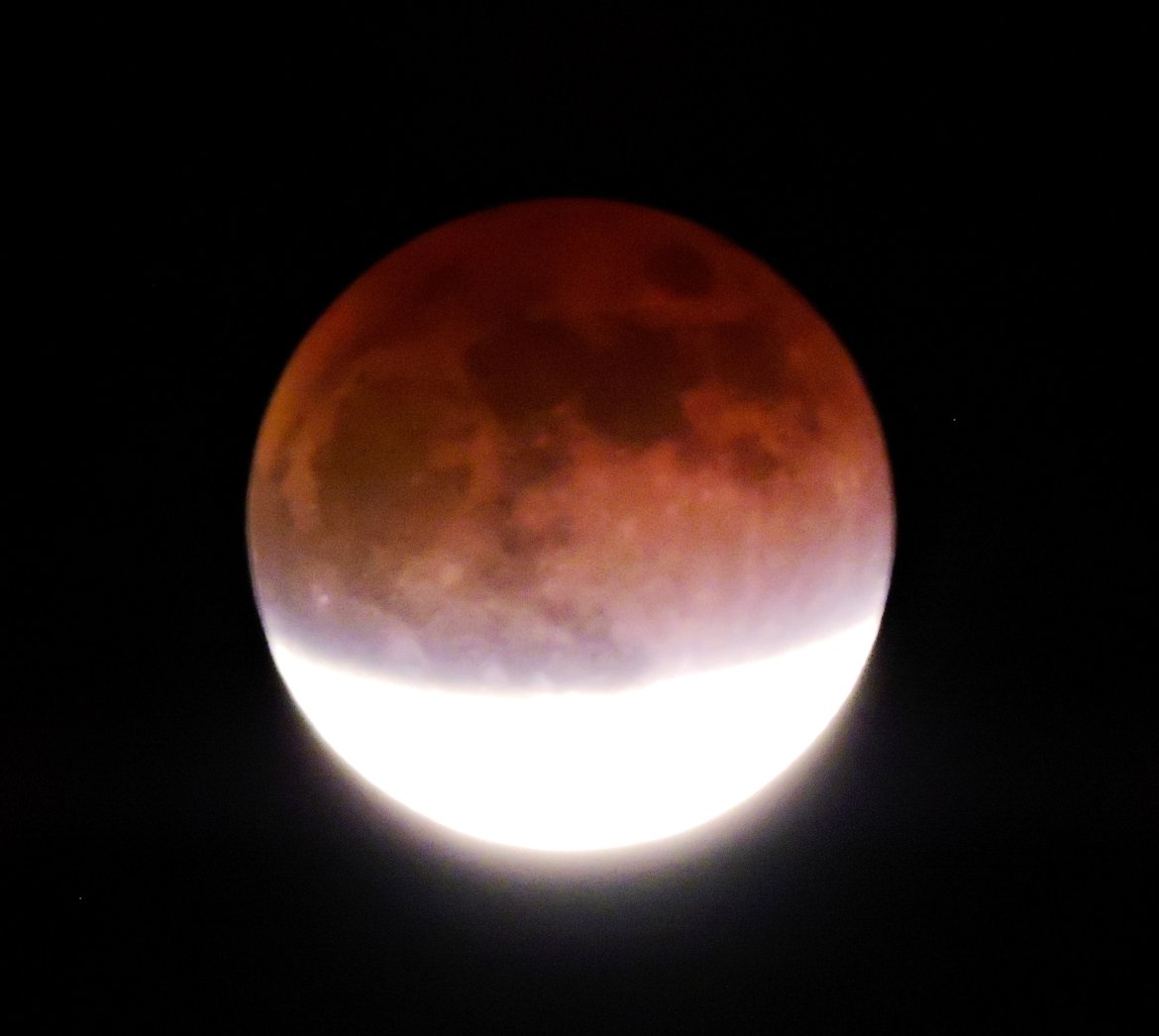 部分月食が見えました