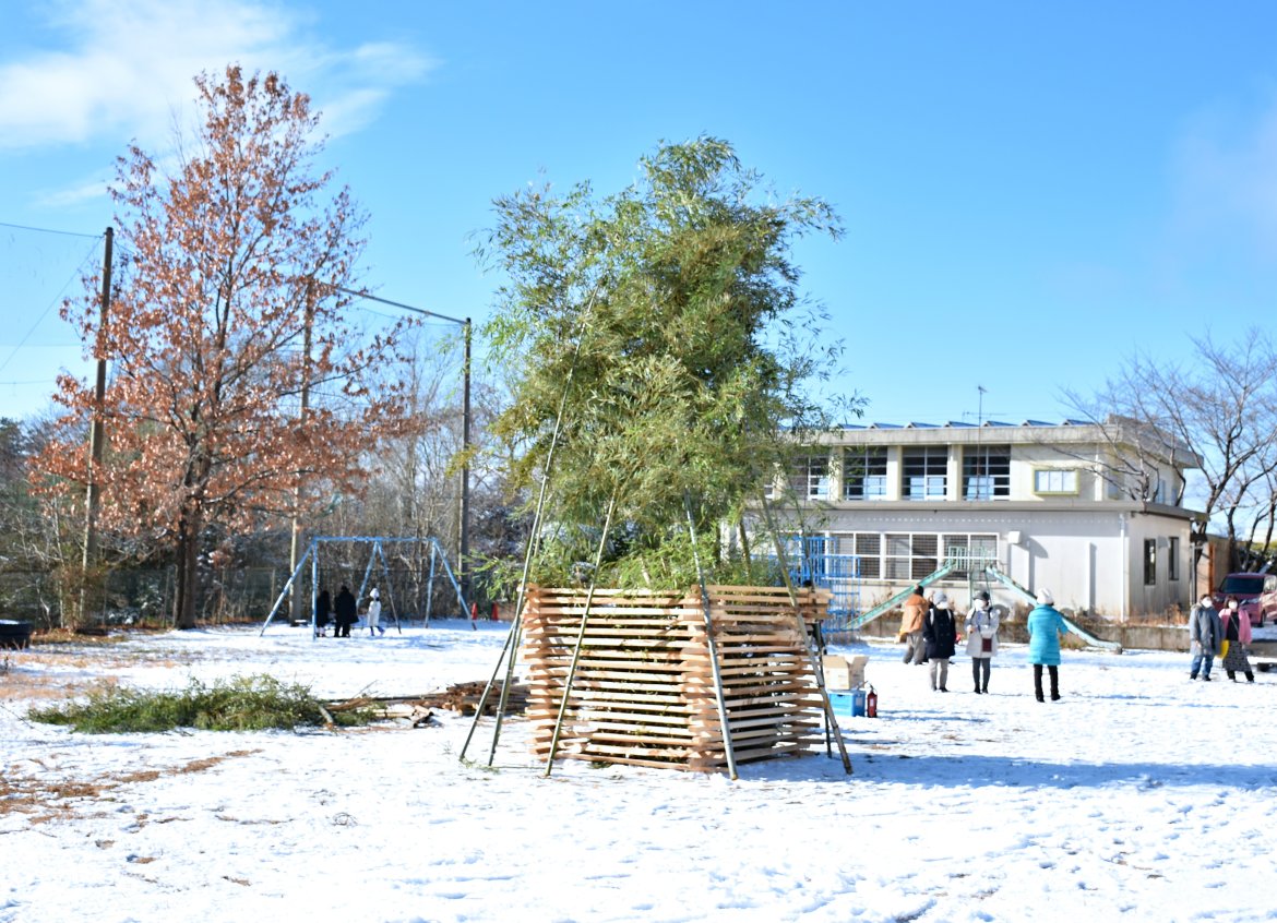 第４２回とんど焼きが積雪の中開催される